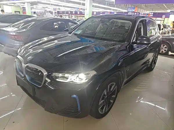 BMW iX3 2022