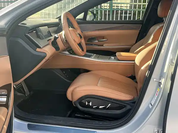 BYD Han L 2025