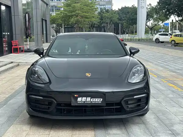 Porsche Panamera 2022