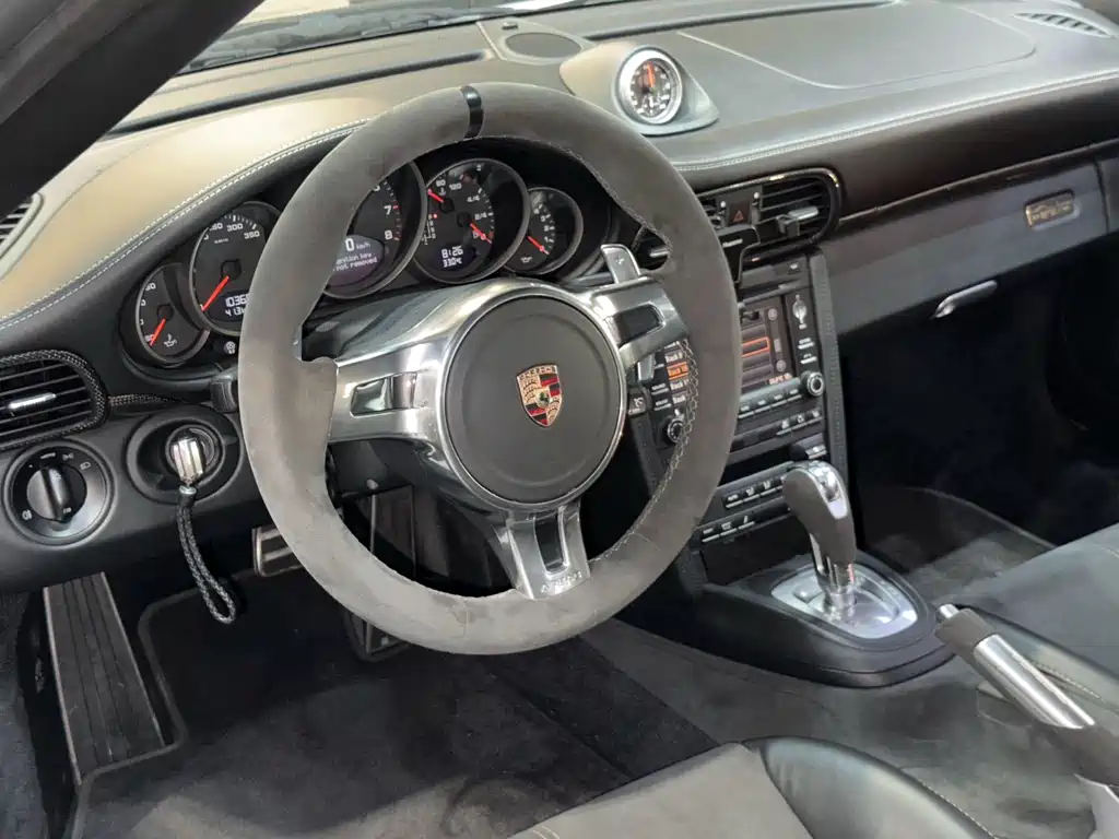 Porsche 911 2012 — фото 16