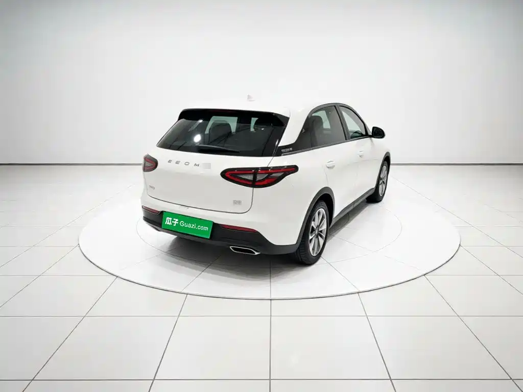 Geely Galaxy Starwish 2025 — фото 6