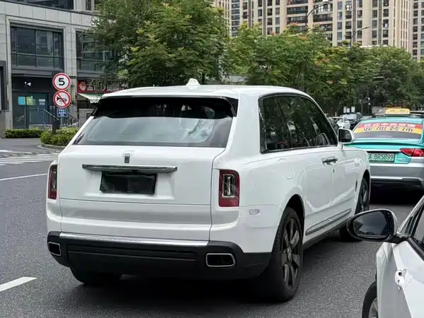 Rolls-Royce Cullinan 2025