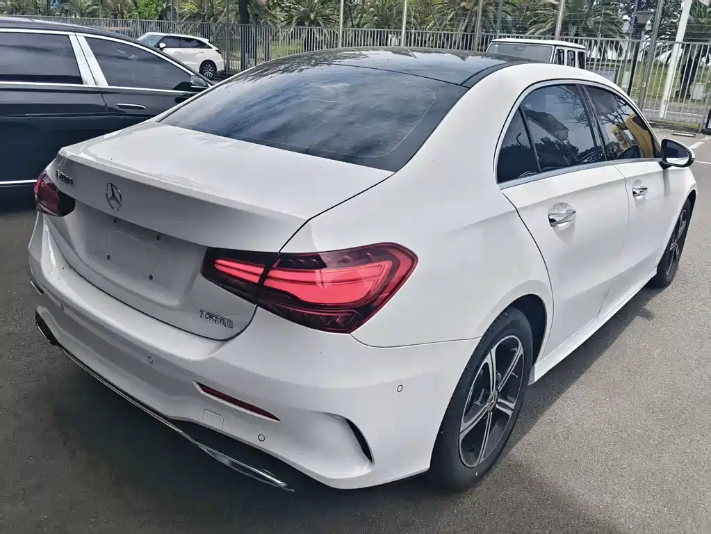 Mercedes-Benz A-Class 2024 — фото 14