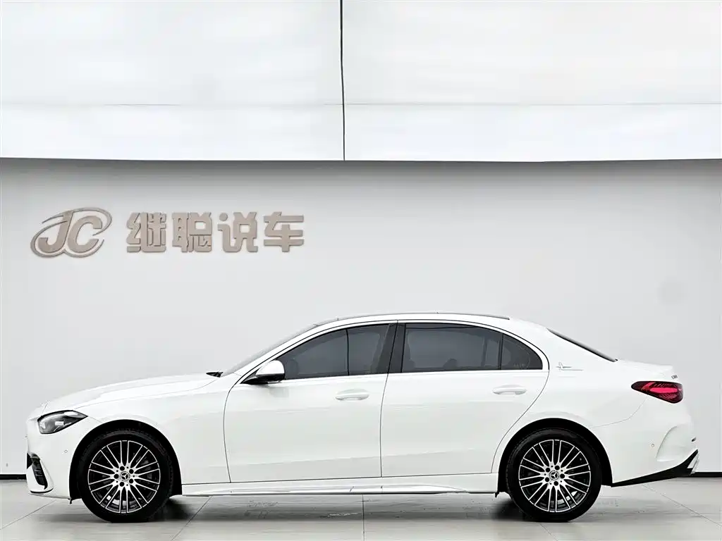 Mercedes-Benz C-Class 2024