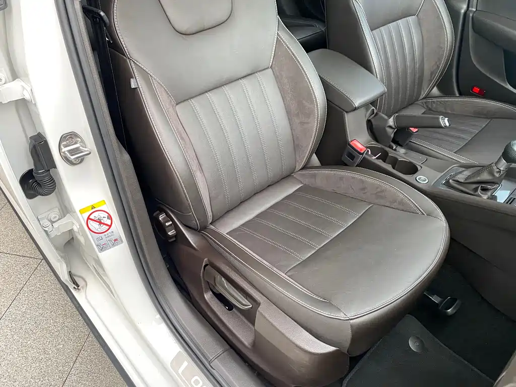 Skoda Octavia 2019 — фото 18