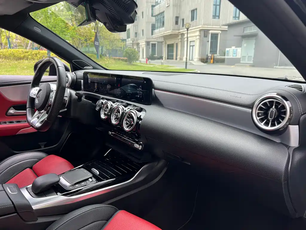 Mercedes-Benz A-Class AMG 2021 — фото 11