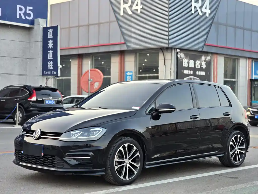 Volkswagen Golf 2018 — фото 1