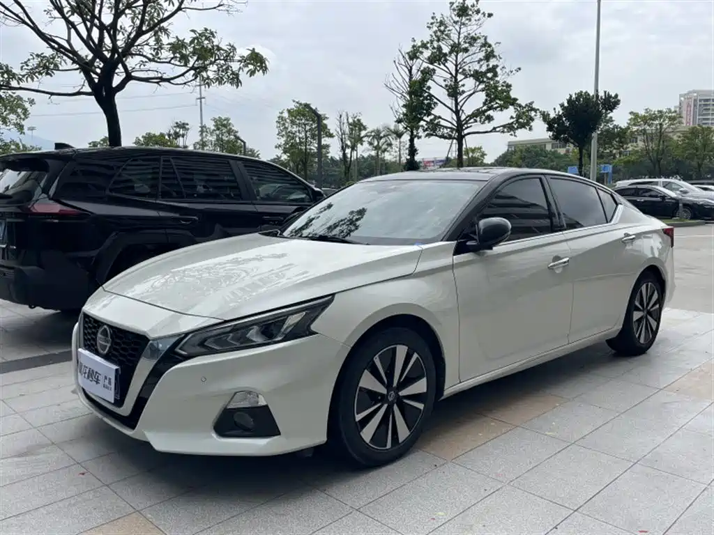 Nissan Teana 2022