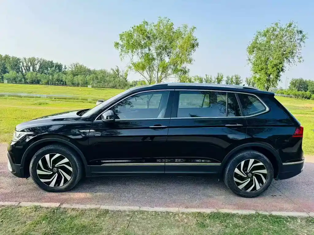 Volkswagen Tiguan L 2022 — фото 4