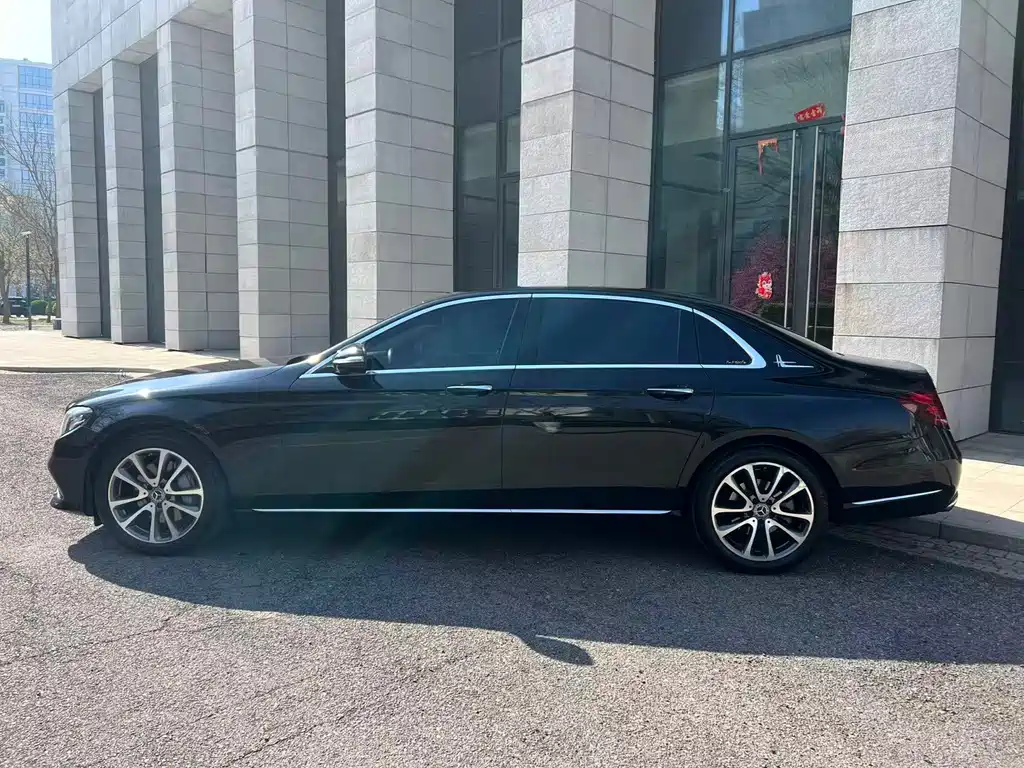 Mercedes-Benz E-Class 2019 — фото 8