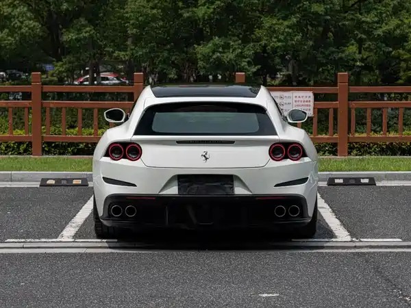 Ferrari GTC4Lusso 2019
