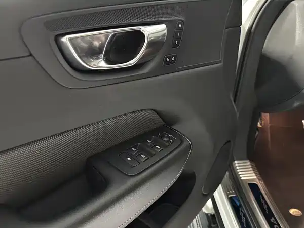 Volvo XC60 Plug-In Hybrid 2021