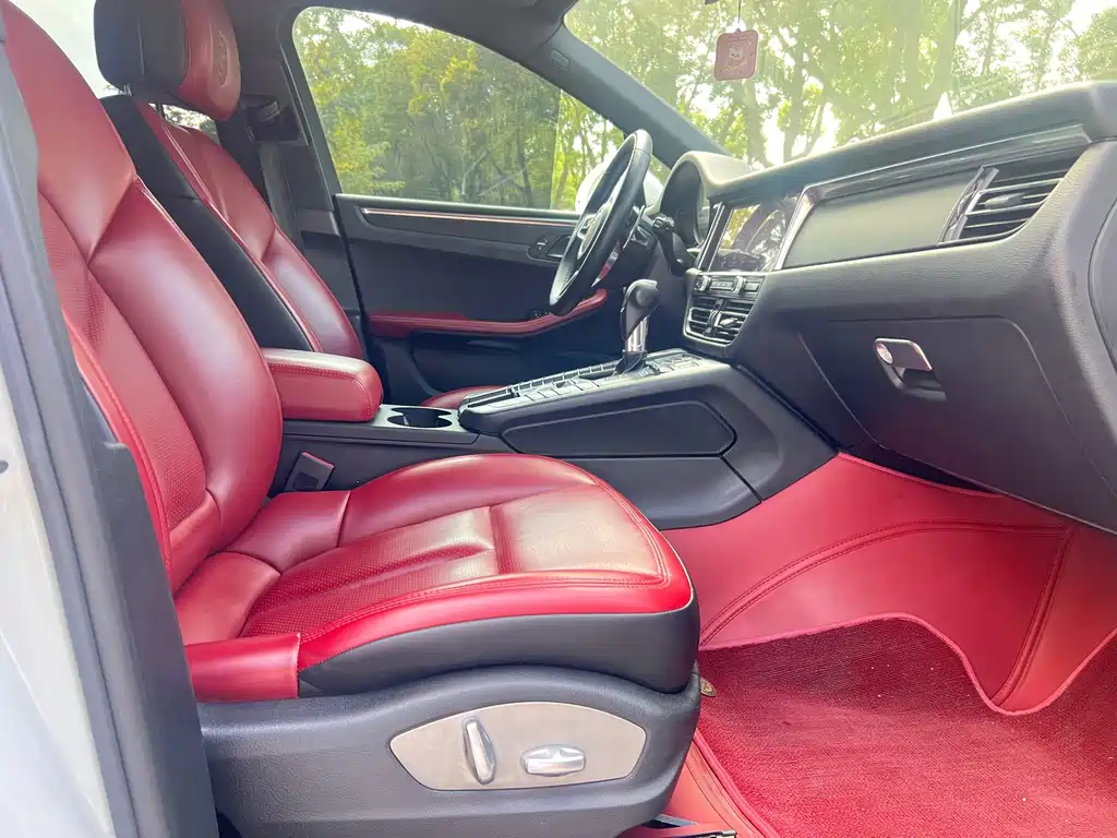 Porsche Macan 2019 — фото 18