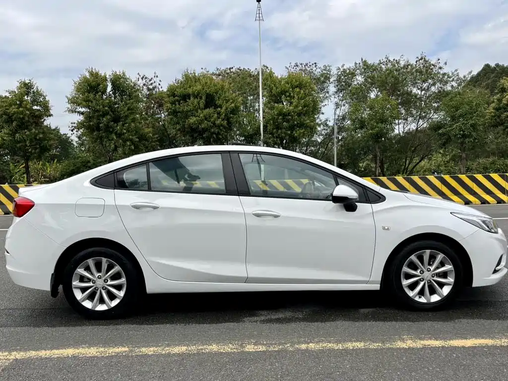 Chevrolet Cruze 2016 — фото 13