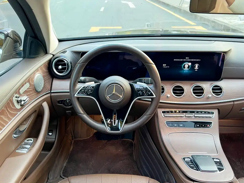 Mercedes-Benz E-Class 2023 — фото 11