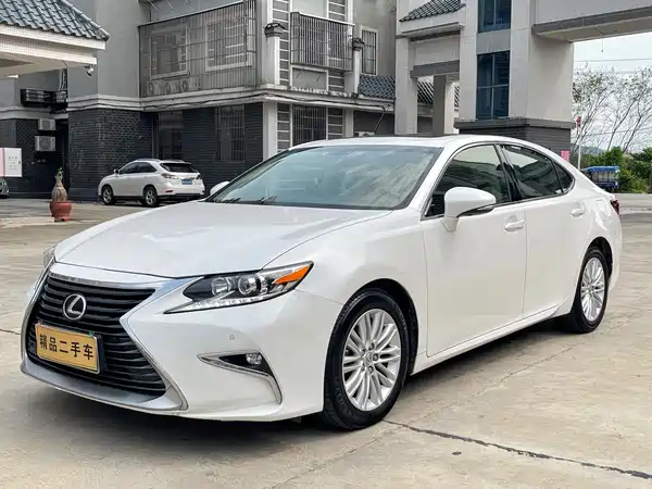 Lexus ES 2015