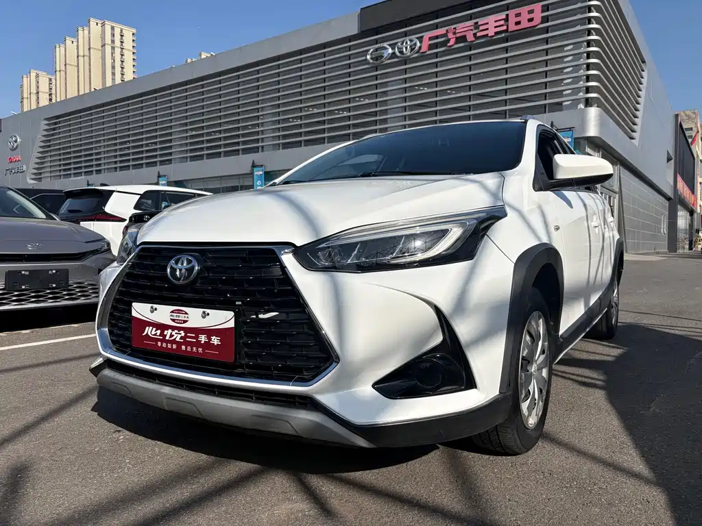 Toyota Yaris L 2020 — фото 1
