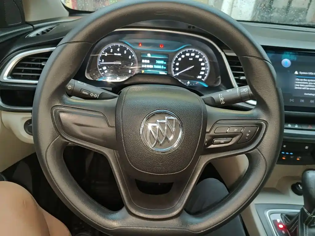 Buick Excelle 2017 — фото 11
