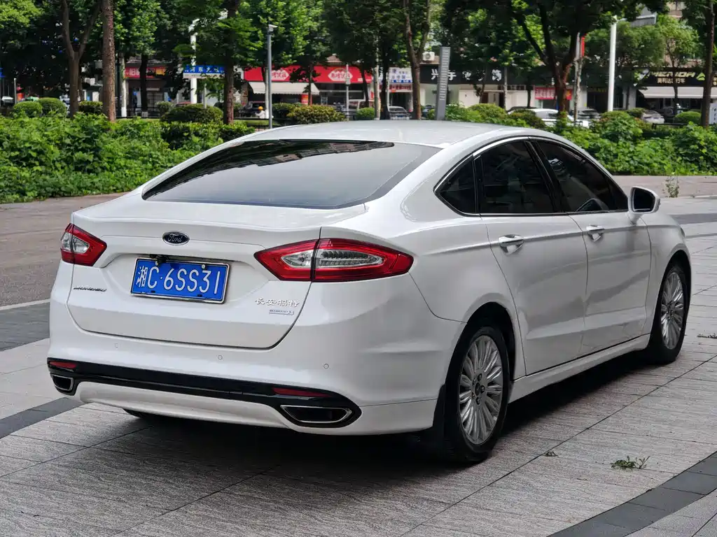Ford Mondeo 2015 — фото 9