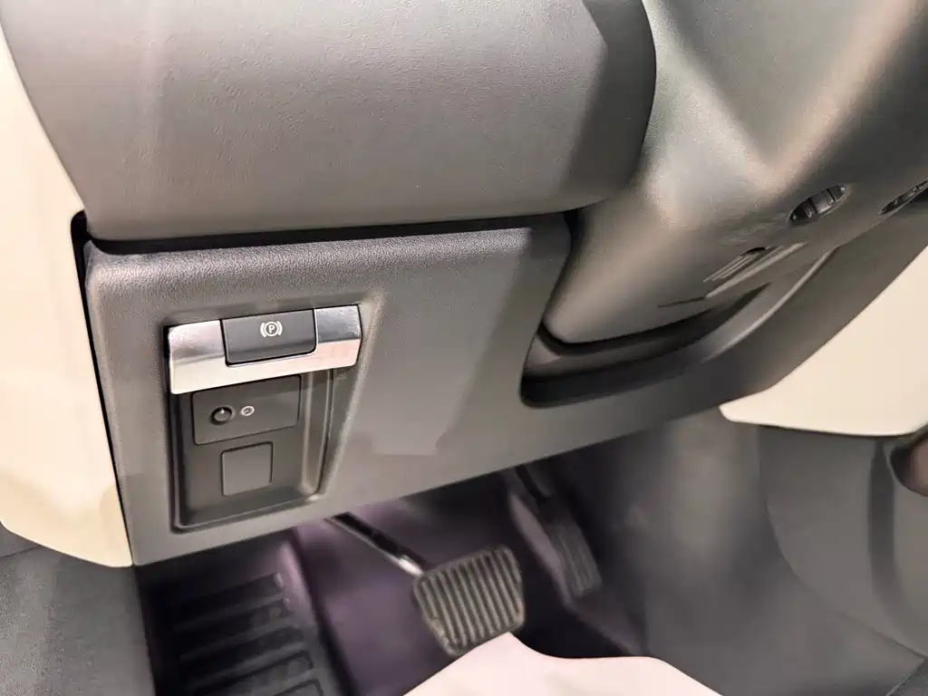 Land Rover Defender 2022 — фото 14