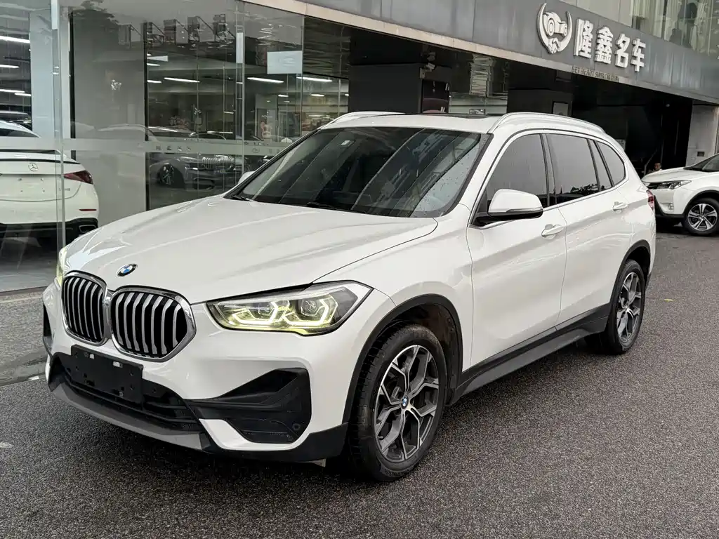 BMW X1 2021 — фото 1