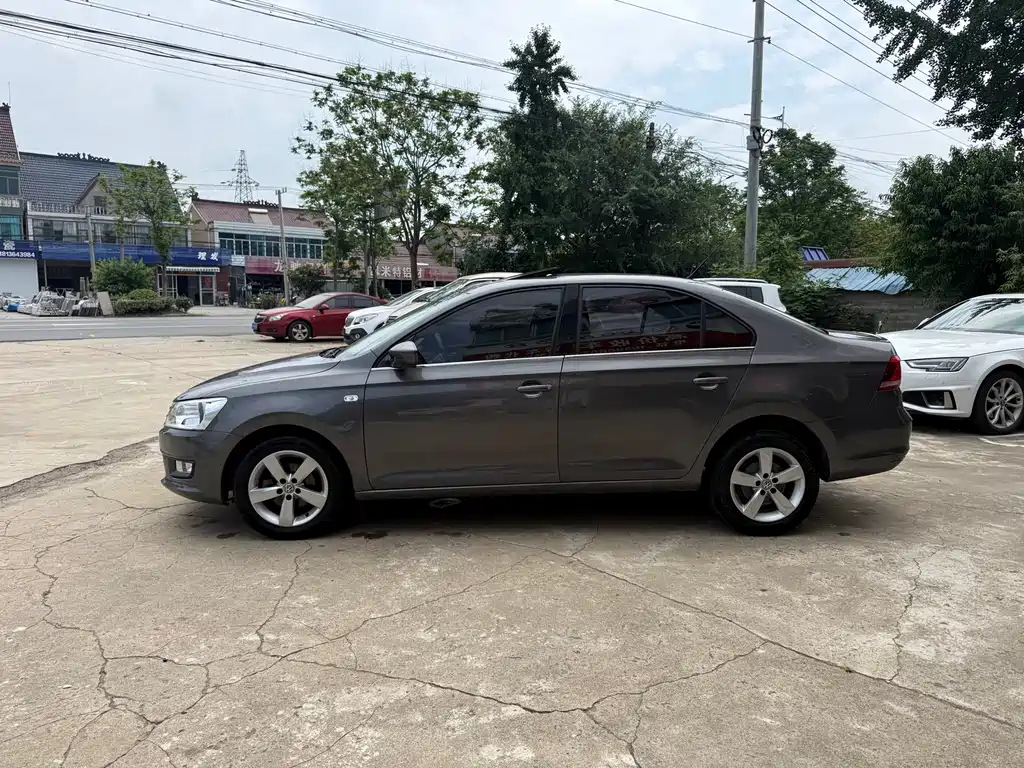 Volkswagen Santana 2015