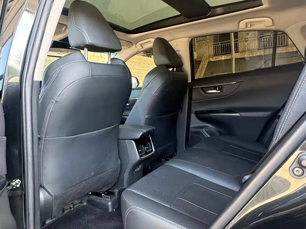Toyota Harrier 2023 — фото 5