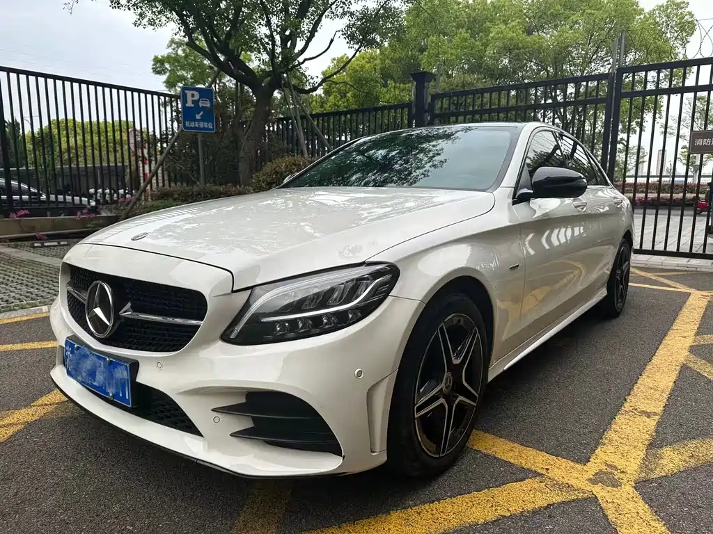 Mercedes-Benz C-Class 2021