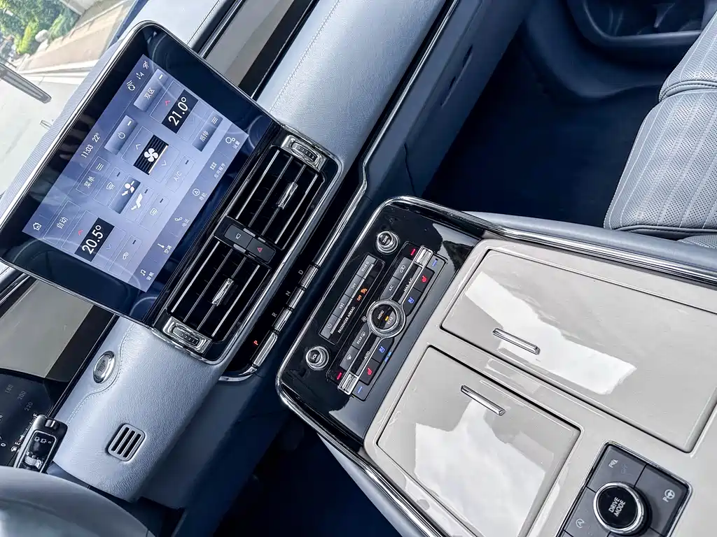 Lincoln Navigator 2020 — фото 17