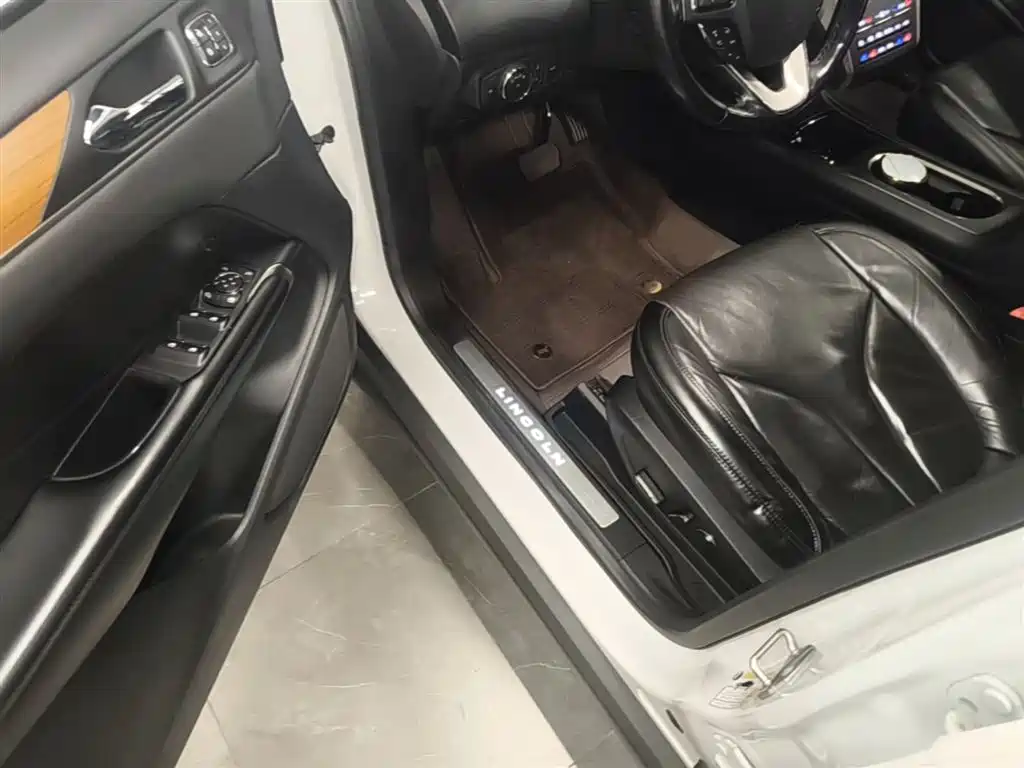 Lincoln MKC 2018 — фото 16