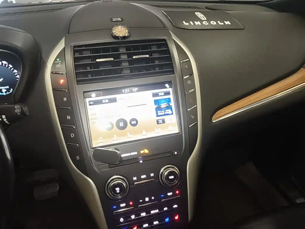Lincoln MKC 2018 — фото 13
