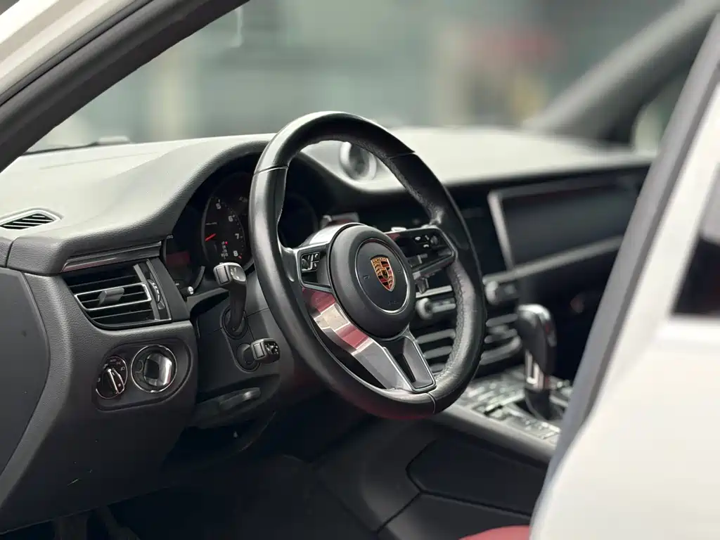 Porsche Macan 2019 — фото 8