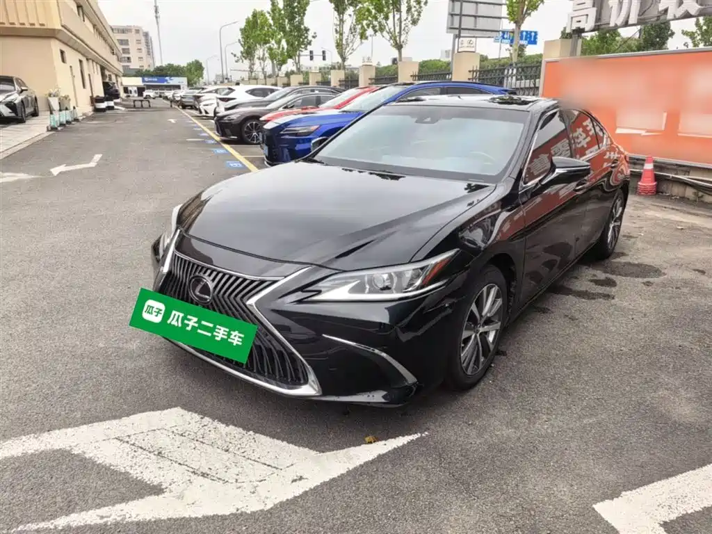 Lexus ES 2020 — фото 2