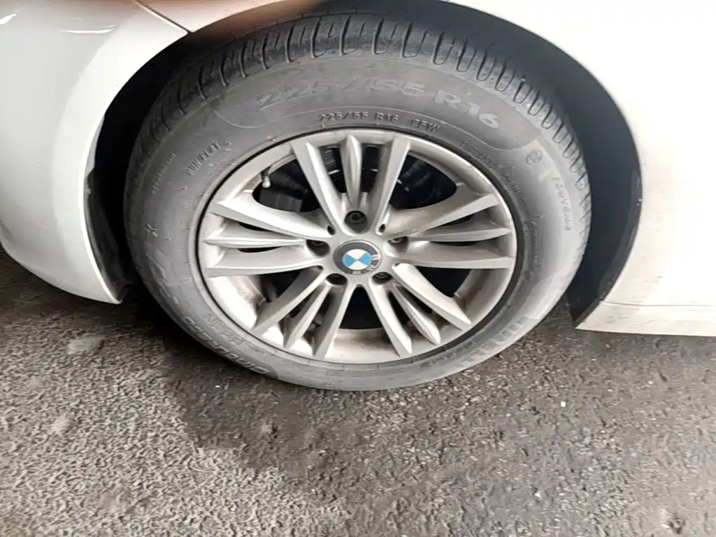 BMW 3 Series 2015 — фото 23