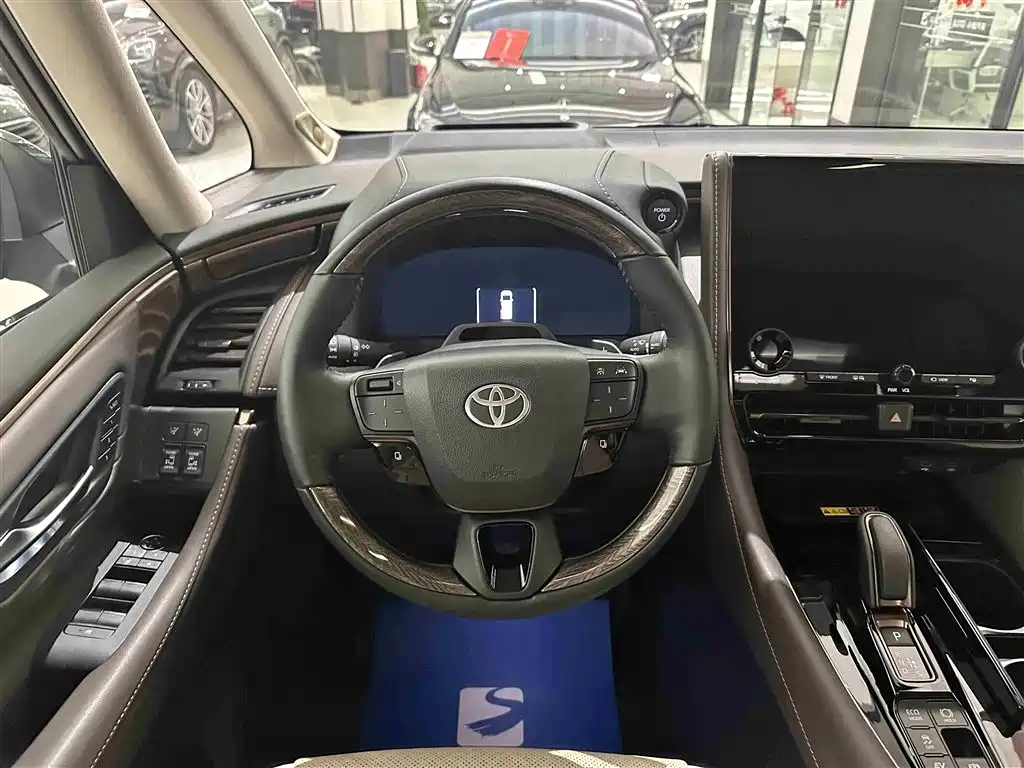 Toyota Alphard 2024 — фото 14