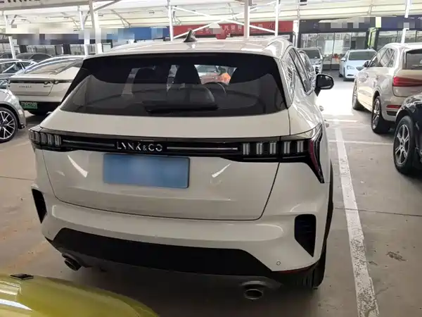 Lynk & Co 06 2023