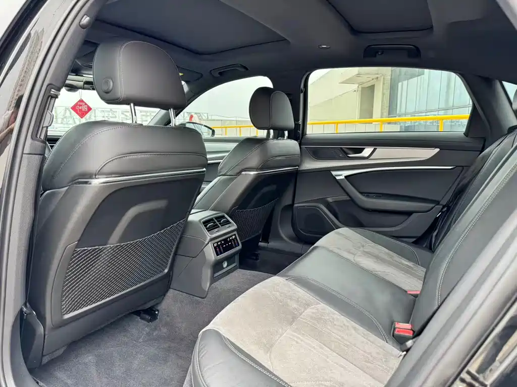 Audi A6L 2022
