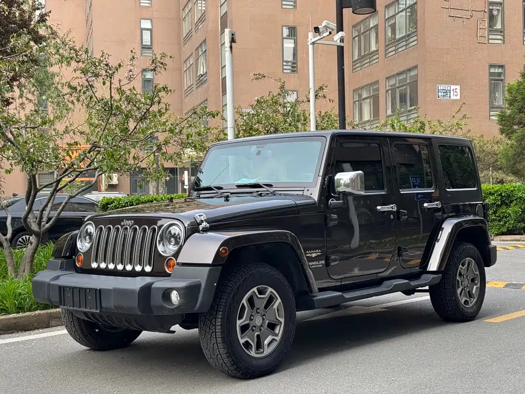 Jeep Wrangler 2014 — фото 1