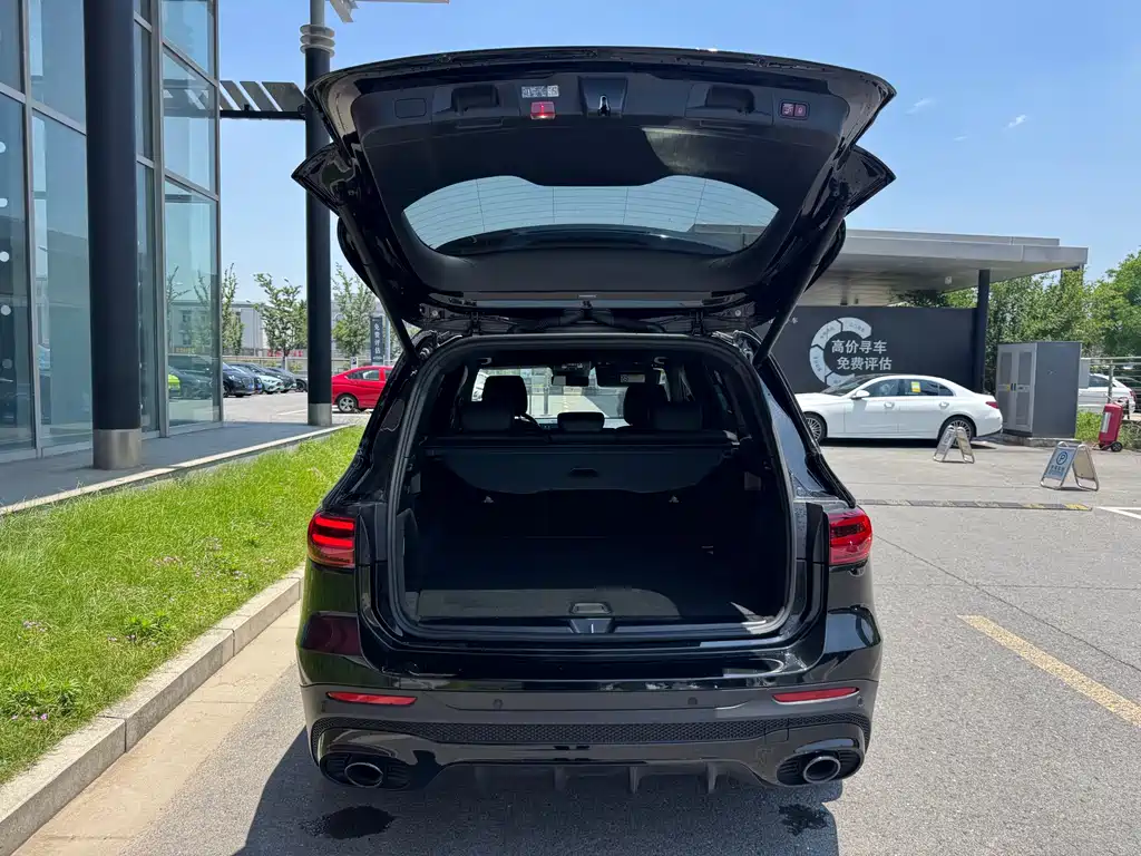 Mercedes-Benz GLB AMG 2025 — фото 17
