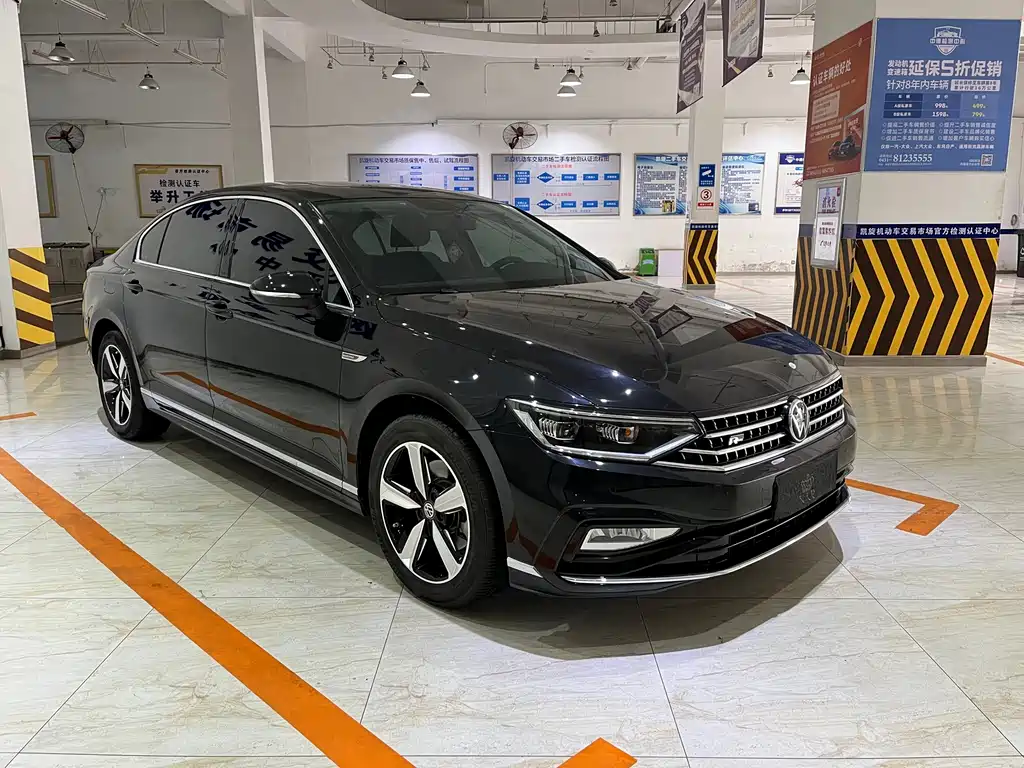 Volkswagen Magotan 2025