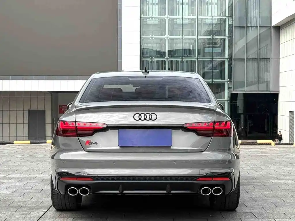 Audi S4 2023 — фото 8
