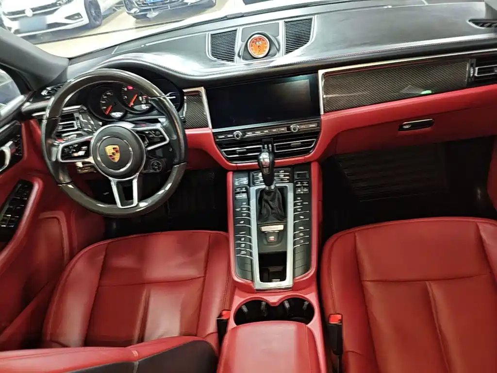 Porsche Macan 2019 — фото 10