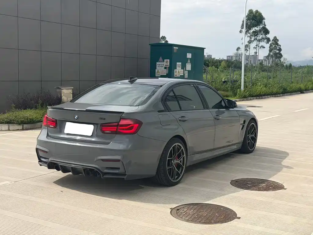BMW 3 Series 2018 — фото 9