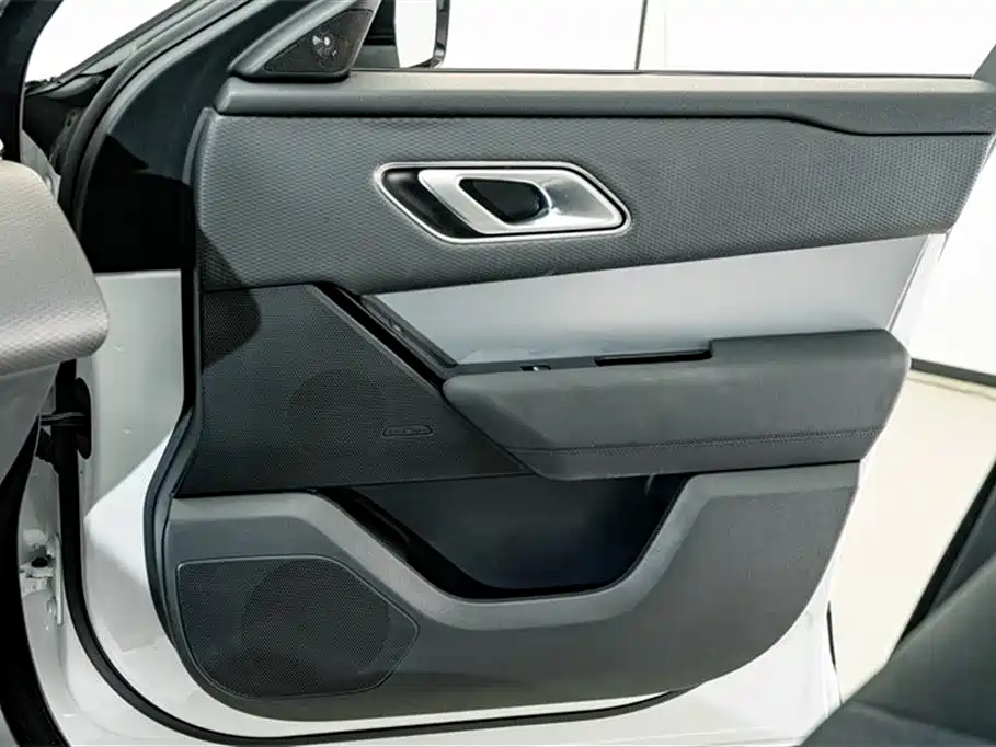 Land Rover Range Rover Velar 2024 — фото 16