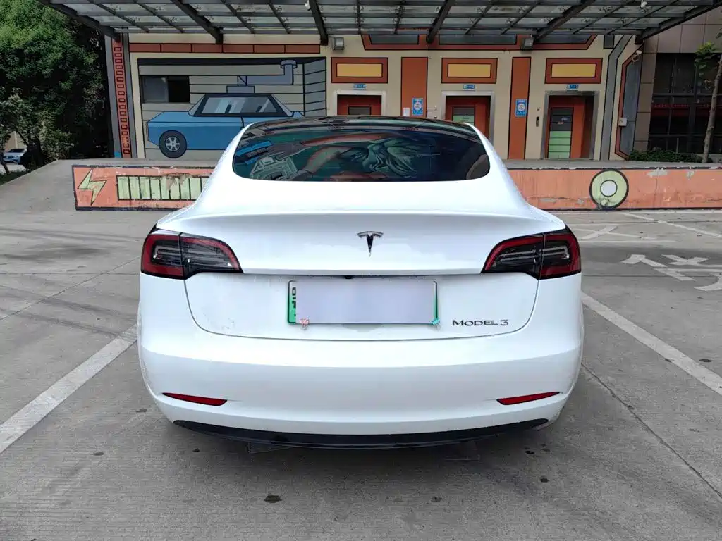 Tesla Model 3 2022 — фото 10