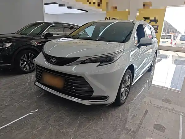 Toyota Sienna 2024