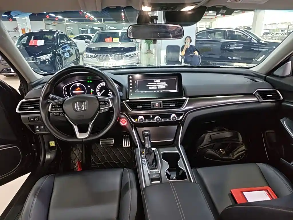 Honda Accord 2023 — фото 10