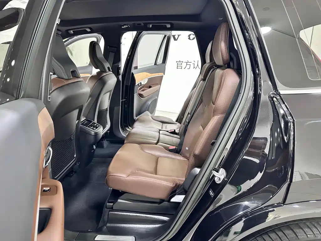 Volvo XC90 2023 — фото 11