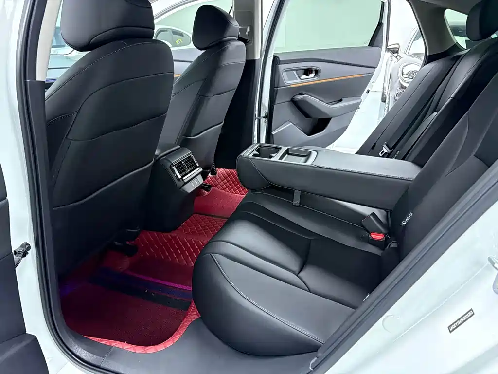 Honda Accord 2023 — фото 10