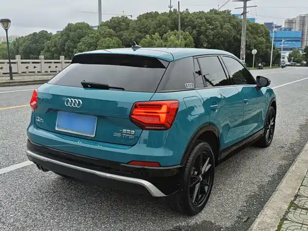 Audi Q2L 2021